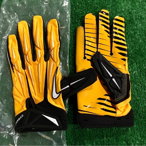 NEW NFL NIKE SUPERBAD PADDED FOOTBALL GLOVES